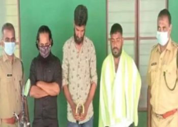 ആനക്കൊമ്പു കുളുമായി മൂന്ന് പേർ പിടിയിൽ
