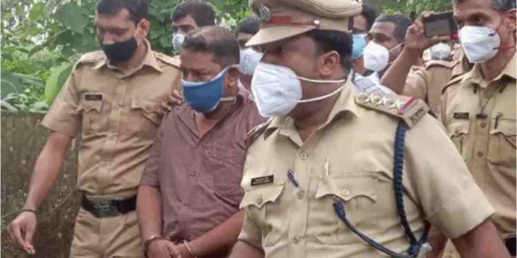 കടമ്ബഴിപ്പുറം ഇരട്ടക്കൊലപാതക കേസില്‍ തെളിവെടുപ്പ് നടത്തി.