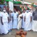 അടൂപ്പൂ കൂട്ടി സമരം നടത്തി.