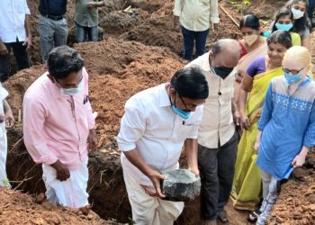 അർഹതപ്പെട്ടവരെ സഹായിക്കുന്നതാണു് യഥാർത്ഥ ജീവകാരുണ്യ പ്രവർത്തനം.