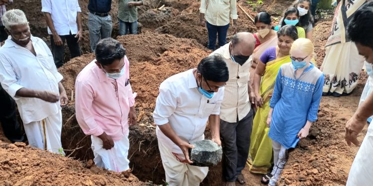 അർഹതപ്പെട്ടവരെ സഹായിക്കുന്നതാണു് യഥാർത്ഥ ജീവകാരുണ്യ പ്രവർത്തനം.