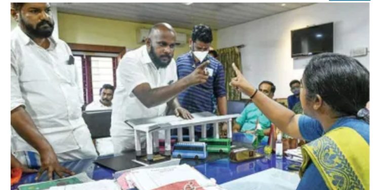 മുനിസിപ്പൽ ബസ്‌ സ്റ്റാൻഡ് നിർമ്മാണം : നഗരസഭയിൽ പ്രതിഷേധം