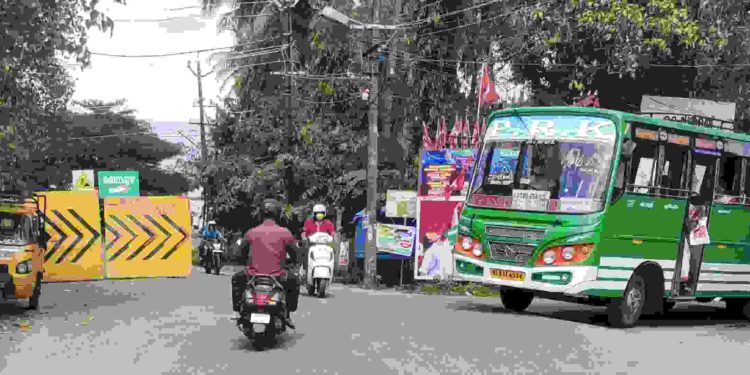 ഒലവക്കോടെത്താൻ മലമ്പുഴക്കാർ കഷ്ടപ്പെടുന്നു.