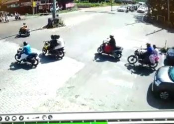 കൽമണ്ഡപം  ബൈപ്പാസിൽ വാഹനാപകടം.  യാത്രക്കാരി തലനാരിഴയ്ക്ക് രക്ഷപ്പെട്ടു.