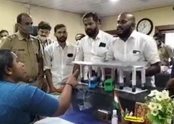യൂത്ത് കോൺഗ്രസ്  നഗരസഭ ചെയർപേഴ്സണെ ഉപരോധിച്ചു