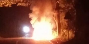 ഓടിക്കൊണ്ടിരിക്കെ കാര്‍ കത്തി നശിച്ചു
