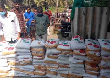 വേലന്താവളത്ത് വന്‍ കഞ്ചാവ് വേട്ട:ആഡംബര കാറില്‍ നിന്ന് 188 കിലോ കഞ്ചാവ് പിടികൂടി