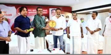 ഫാസിസത്തിനെതിരെ നിരന്തരം ശബ്‌ദമുയർത്തണം: പ്രകാശ്‌രാജ്‌