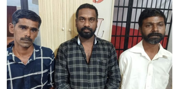 യുവാവിനെ കുത്തികൊലപ്പെടുത്താൻ ശ്രമിച്ച കേസിൽ മൂന്നുപേർ അറസ്റ്റിൽ