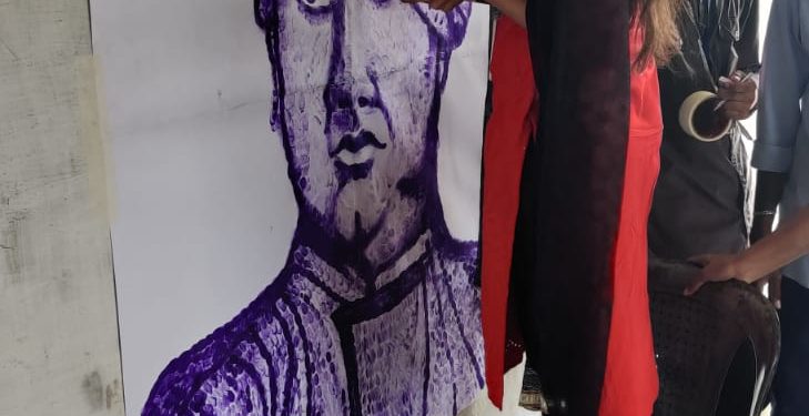 വിരലടയാളം കൊണ്ട് സ്വാമി വിവേകാനന്ദ യുടെ രൂപരേഖ തയ്യാറാക്കി..