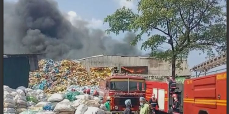 മലമ്പുഴയിൽ ആശുപത്രി മാലിന്യങ്ങൾ സംസ്കരിക്കുന്ന കേന്ദ്രത്തിൽ തീപ്പിടിത്തം