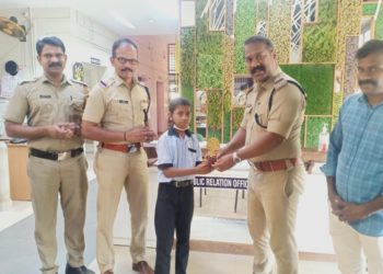 പുഴയിൽ വീണ മൂന്നു ജീവൻ രക്ഷിച്ച അശ്വിനെ ആദരിച്ചു
