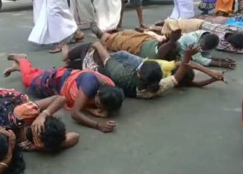 മുതലമട അബേദ്ക്കർ നിവാസികളുടെ നൂറാം ദിനം ശയനപ്രദിക്ഷണ സമരം നടത്തി