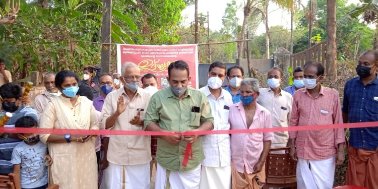 നെല്ലിക്കുർശ്ശി മിത്രക്കോട്ടു പടികോൺ കീറ്റ് റോഡ് ഉദ്ഘാടനം ചെയ്തു.