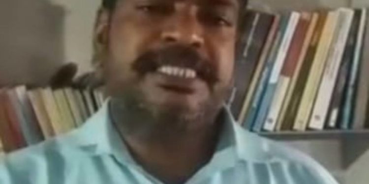 കലാലയ രാഷ്ട്രീയം എടുത്തു മാറ്റണം.