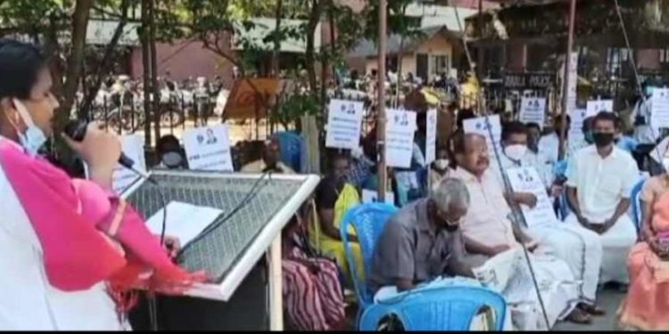 പാലക്കാട് മെഡിക്കൽ കോളേജിൻ്റെ വികസനം അട്ടിമറിക്കുകയാണെന്ന് രമ്യഹരിദാസ് MP