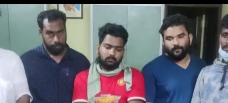 മുള്ളന്‍പന്നിയെ വെടിവെച്ചുകൊന്ന അഞ്ചംഗ സംഘം  പിടിയില