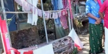 സി.പി.എം സമ്മേളനത്തിന്റെ ഫ്ലക്സ് ബോര്‍ഡുകളും കൊടിമരങ്ങളും വ്യാപകമായി നശിപ്പിച്ചു.