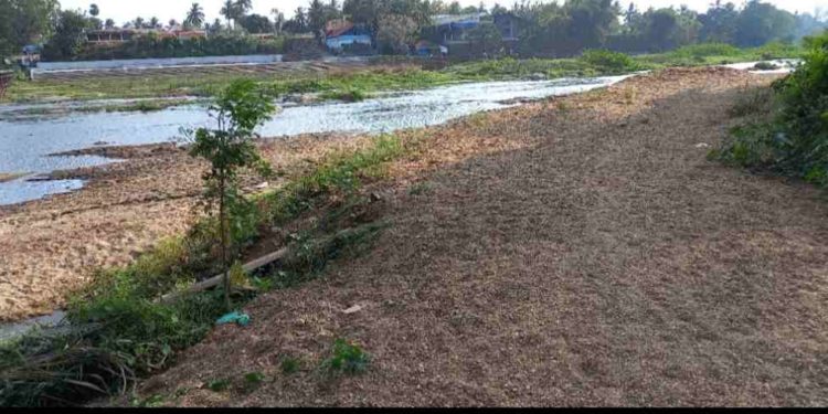 പുഴയിലെ മണൽ പുഴയിലേക്കു തന്നെ