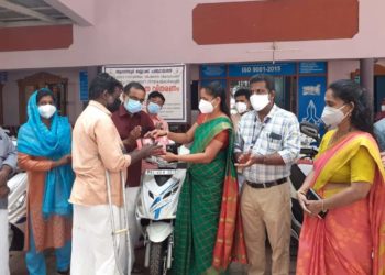 ഭിന്നശേഷിക്കാർക്ക് വാഹനം നൽകി