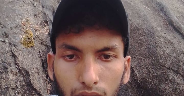 കൂട്ടുകാർ പേടിച്ച് തിരിച്ചിറങ്ങി, യുവാവ് ഒറ്റയ്ക്ക് ചെറാട് മല കയറി; തെരച്ചിൽ തുടരുന്നു