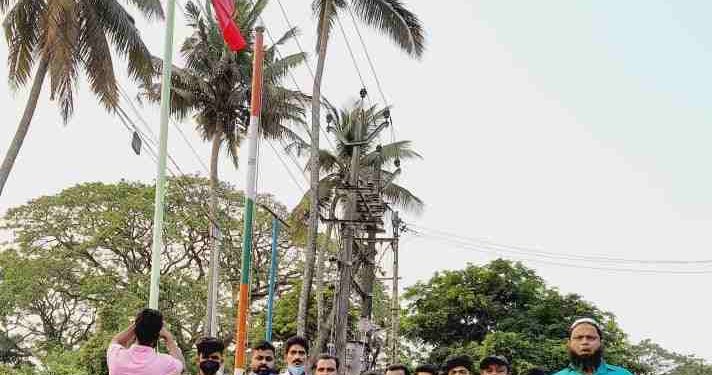 പോപുലർ ഫ്രണ്ട് ഡേയുടെ ഭാഗമായി പതാക ഉയർത്തി
