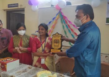 സ്കൂൾ ഹെൽത്ത്‌ നഴ്സ് അഞ്ജലി വിജയന് യാത്രയയപ്പ് നൽകി