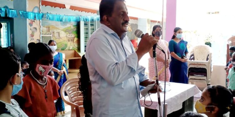 പല്ലാവൂർ ഗവ: എൽ.പി.സ്കൂളിൽ മാതൃഭാഷ ദിനം ആചരിച്ചു