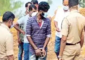 ഒറ്റപ്പാലത്ത് സു​ഹൃ​ത്തി​നെ കൊ​ന്ന് കു​ഴി​ച്ചു​മൂ​ടി​യ സം​ഭ​വ​ത്തി​ല്‍ കൊ​ല​ക്ക് ഉ​പ​യോ​ഗി​ച്ച ക​ത്തി​ കണ്ടെടുത്തു