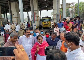 പന്നിയങ്കര ടോള്‍;തദ്ദേശവാസികളില്‍ നിന്ന് തല്‍ക്കാലം ടോള്‍ പിരിക്കില്ല,സമരം അവസാനിച്ചു