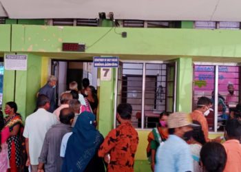 ജില്ലാ ആശുപത്രിയിലെ നമ്പർ 7ൽ (നെഞ്ച് രോഗം ചികിത്സാ വിഭാഗത്തിനു മുമ്പിൽ) ഡിജിറ്റൽ ബോർഡിൽ നമ്പർ തെളിയുന്നില്ല രോഗികൾ ദുരിതത്തിൽ.