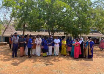 ഹൈസ്കൂൾ കേരളശ്ശേരിയിലെ പൂർവ്വവിദ്യാർത്ഥികളുടെ കൂട്ടായ്മയായ ജേഴ്‌സി നൽകി