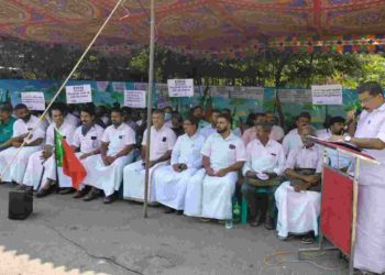 തിരിച്ചറിവില്ലാത്ത ഉദ്യോഗസ്ഥരാണ് എസ് സി ബസ് ടി വകുപ്പ് നിയന്ത്രിക്കുന്നത് -റോയ് അറക്കൽ