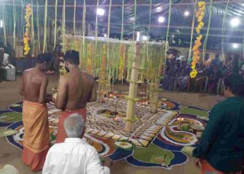 കൂടല്ലൂർ വെഴുത്തൻ കാവിൽ കളമെഴുത്തും പുള്ളുവൻ പാട്ടും ആഘോഷിച്ചു.