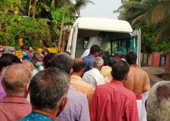 ഉണ്ണികൃഷ്ണൻ മെഡിക്കൽ കോളേജിലേക്ക് യാത്രയായി. ഭാര്യയുടെയും, മക്കളുടേയും അനുമതിയോടെ……