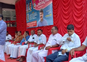 വാഹന പ്രചരണ ജാഥക്ക് ഒലവക്കോട്ട് സ്വീകരണം നൽകി.