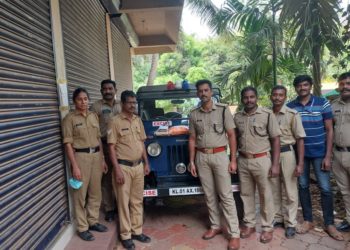 വീട്ടിൽ നിന്നും 1.800 കിലോ ഗ്രാം ഉണക്ക കഞ്ചാവ് കണ്ടെടുത്തു.