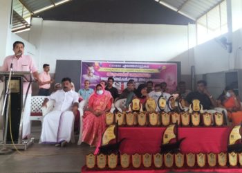 യാത്രയയപ്പും അനുമോദനവും