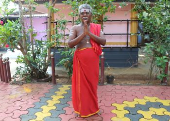 നെമ്മാറ വല്ലങ്ങി വേലക്ക് രക്കപ്പൻസ്വാമിയുടെ വേലപാട്ട്