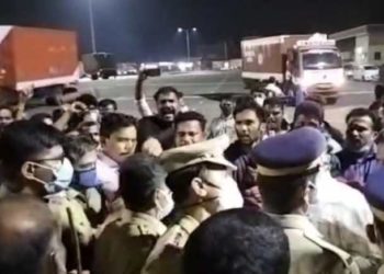 വടക്കഞ്ചേരി ടോൾ പ്ലാസയിലേക്ക്എഐവൈഎഫ് നടത്തിയ മാർച്ചിൽ സംഘർഷം.