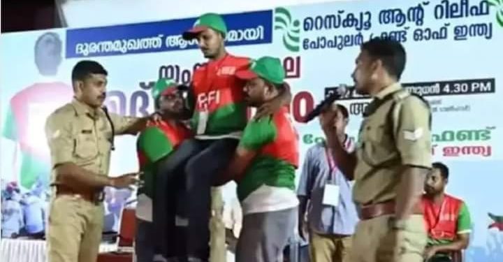 രക്ഷാപ്രവർത്തക പരിശീലനം നൽകിയതിന് അഗ്നിശമന സേന ഉദ്യോഗസ്ഥരെ ശിക്ഷിച്ചത് കേരള സർക്കാരിൻറെ സംഘ്പരിവാർ അജണ്ട