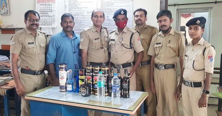 ഷൊർണ്ണൂർ റെയിൽവേ സ്‌റ്റേഷനിൽ നിന്ന് 10.25 ലിറ്റർ വിദേശ മദ്യം പിടികൂടി