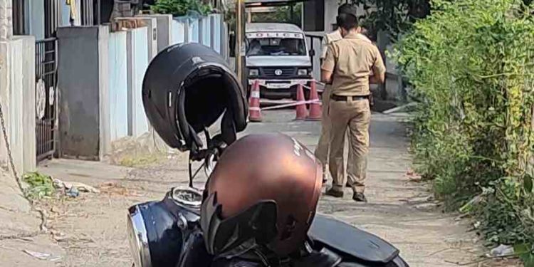 മുണ്ടൂരിൽ കുമ്മാട്ടി കണ്ട് മടങ്ങിയവർ ബൈക്ക് മോഷ്ടിക്കാന്‍ ശ്രമിച്ചെന്ന് ആരോപിച്ച്‌  യുവാവിനെ തല്ലിക്കൊന്നു