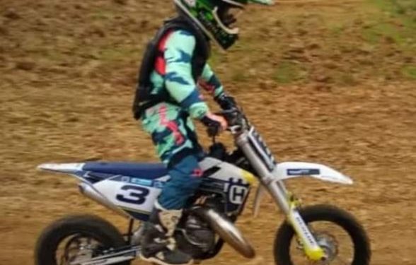 ആറു വയസ്സുകാരനെ മഡ് റെയ്‌സിംഗില പരിശീലനം :  പിതാവിനെതിരെ കേസ്