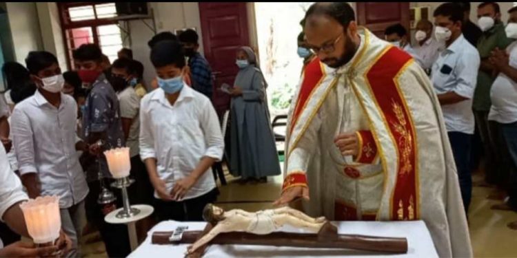 ക്രിസ്ത്യൻ ദേവാലയങ്ങളിൽ ദൂഖ :വെള്ളി ആചരിച്ചു.