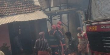 വടക്കന്തറയിൽ കടകൾക്ക് തീപിടുത്തം വ്യാപക നാശനഷ്ടം