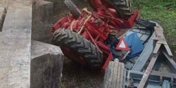 ട്രാക്ടർ മറിഞ്ഞ് ഡ്രൈവർക്ക് അതിദാരുണമായ അന്ത്യം.