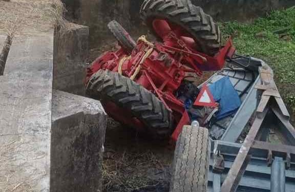 ട്രാക്ടർ മറിഞ്ഞ് ഡ്രൈവർക്ക് അതിദാരുണമായ അന്ത്യം.