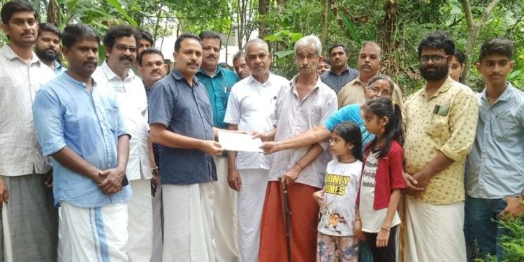 ചെറിയ പെരുന്നാൾ ആഘോഷത്തിൽ ഭൂദാനവുമായി പങ്കുചേർന്ന് ഗോപിസുന്ദരൻ നായരുടെ കുടുംബം.