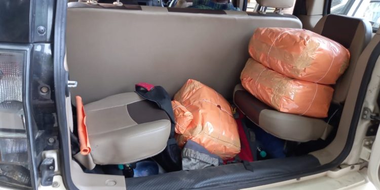 ട്രെയിനിൽ കടത്തിക്കൊണ്ടുവന്ന 20 കിലോ 500 ഗ്രാം കഞ്ചാവുമായി 2 യുവാക്കൾഅറസ്റ്റിൽ